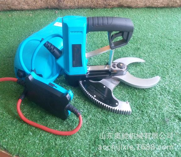 供应伐竹剪刀 背负式锂电池电动伐竹机 云南四川地区伐竹工具