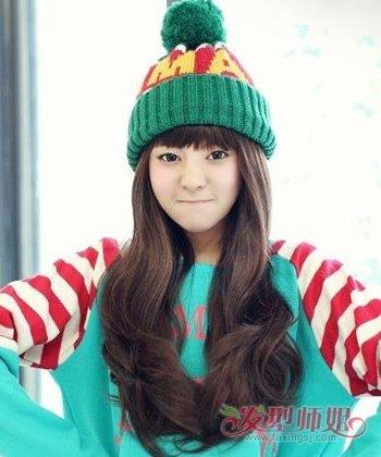 齐刘海时尚长 卷发发型