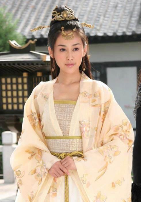 这里集齐大半个娱乐圈134位勇于露额头的古装一线女神