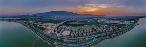 其它 个旧大屯海风貌 写美篇   大屯海位于个旧市大屯镇和蒙自县