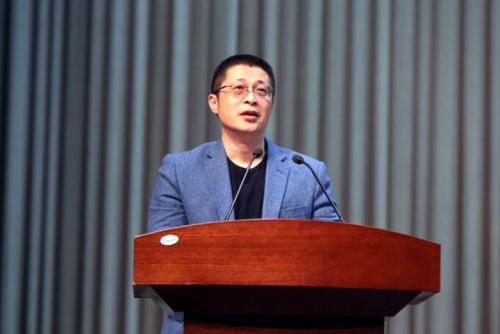 周明明