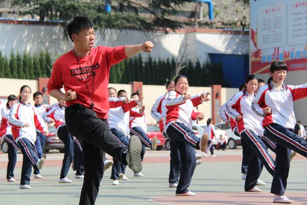 东风五中:青年教师教学比武活动圆满落幕