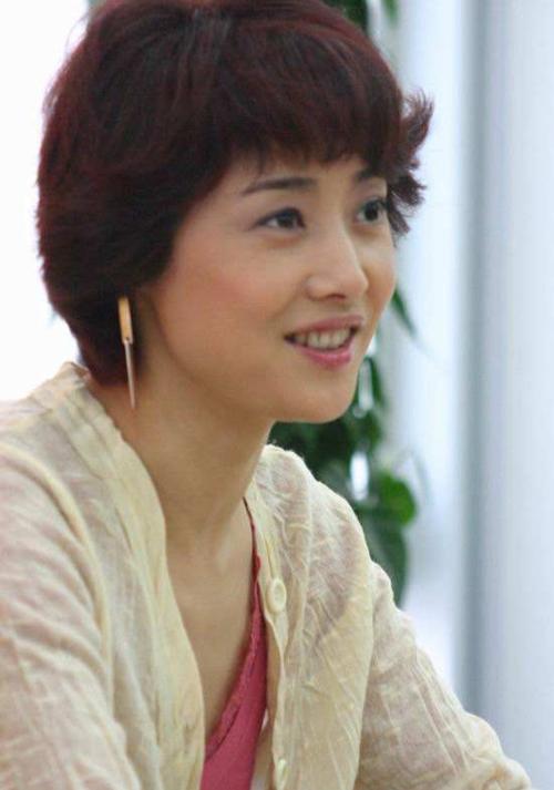 何美钿→刘蓓→牛莉