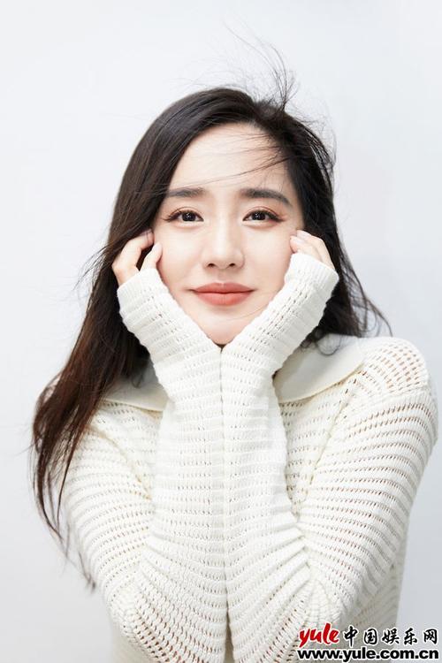 王智晒长发组图留念 清爽穿搭更显甜美可人