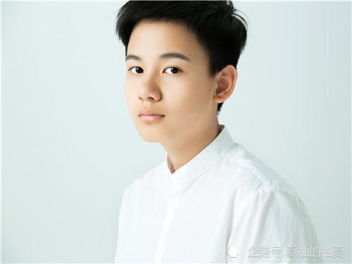 胡先煦近照被曝,瘦下来的胡先煦,妥妥的氛围感帅哥