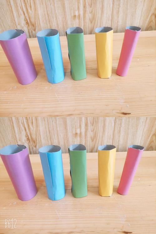 育英幼儿园――中二班数学操作手工《比较粗细》圆满结束