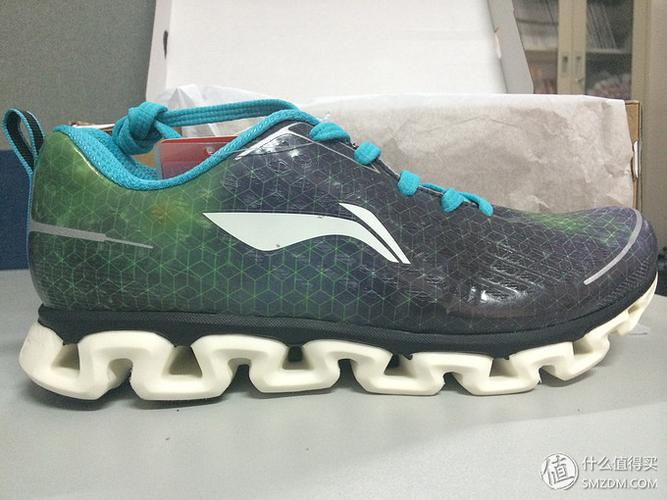 李宁弧四代跑鞋横向使用对比测试