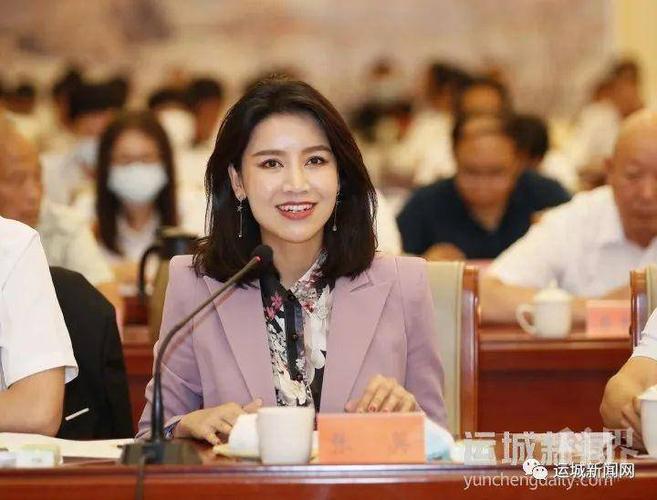 张英:心怀感恩 心担责任 心向奋进 运城广播电视台新闻主播 张英   我