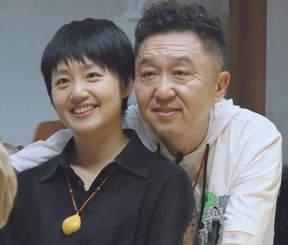 白慧明结婚20年第一次单独为于谦过生日,于谦感慨万千拥抱妻子