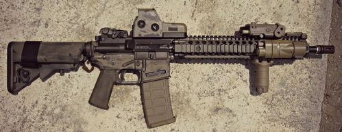 吃鸡玩家口中的"m4",到底是一把什么样的枪?