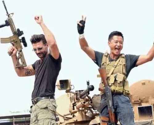 战狼2票房冲击50亿老爹弗兰克格里罗在好莱坞火了2