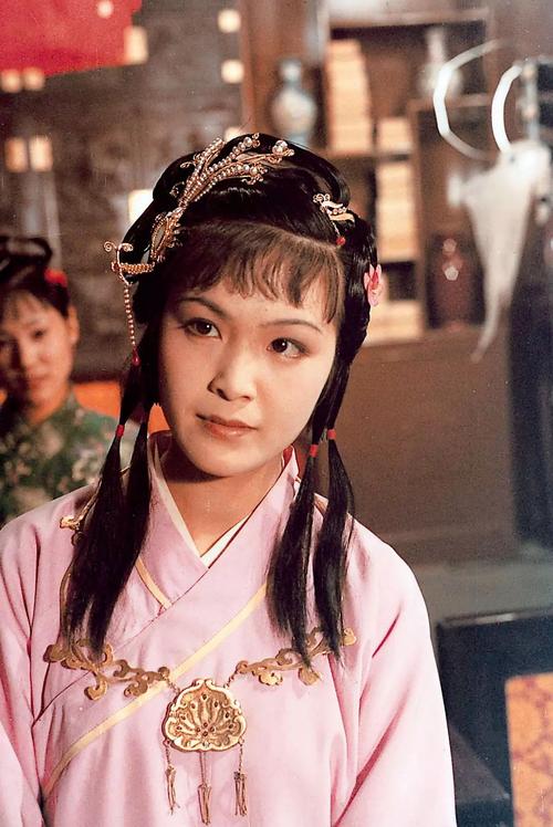 87版红楼梦金莉莉眼神里透着精明她真的适合二木头迎春吗