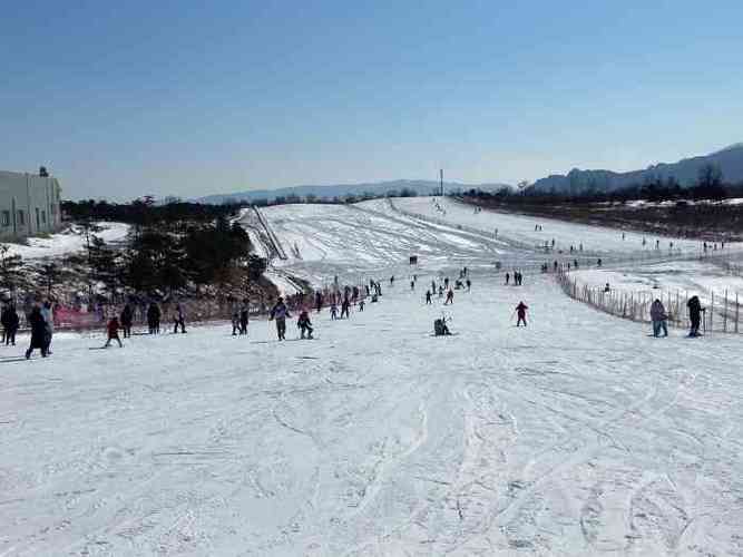 华彬生态园滑雪场
