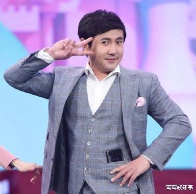 《王牌对王牌》中,岳云鹏替马丽挡酒,对面的沈腾一脸意味深长的表情