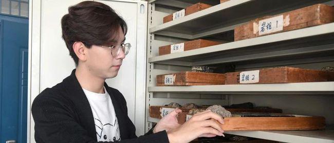 这位爱捡石头的"00后"地大学子,接连发现世界古鱼类新