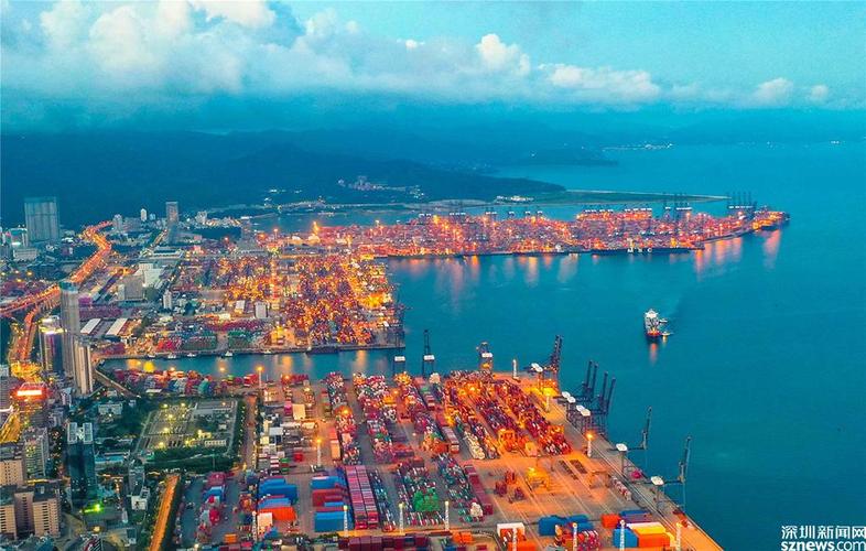 盐田港操作岸吊"火力全开" 海关推出"组合拳"全力保畅通_深圳新闻网