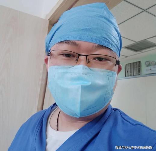 17天一线鏖战,疫区内青年男医生的"特殊使命"_王鹏宇