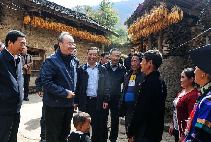 尹力深入凉山州甘洛县,越西县,喜德县宣讲党的十九大精神