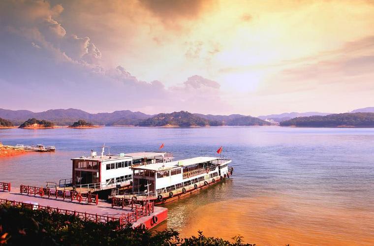 东江画廊风景区 ▼