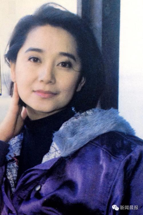 傅娟长相十分甜美,容颜最盛时远远美过女儿们,也是出镜颇多的台湾玉女