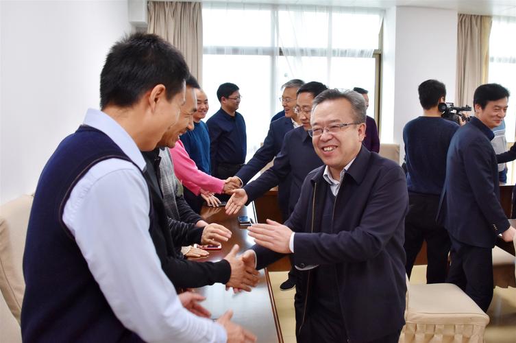 春节假期结束后上班第一天,市委书记吴仰东,市委副书记,市长张安疆到