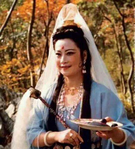 左大玢扮演的观音菩萨端庄大气有佛 