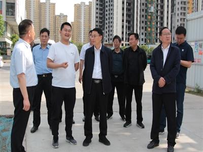 李俊伟调研房地产项目建设情况(图)-中国临颍网