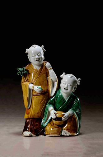 清康熙 素三彩和合二仙人物像