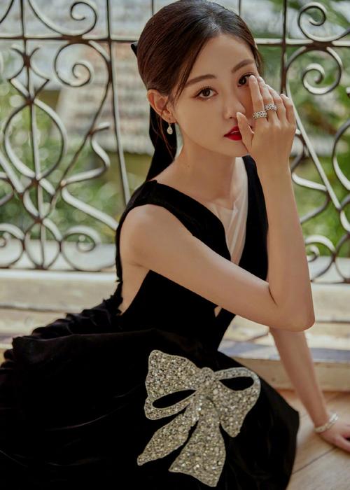 祝绪丹好像行走的蝴蝶