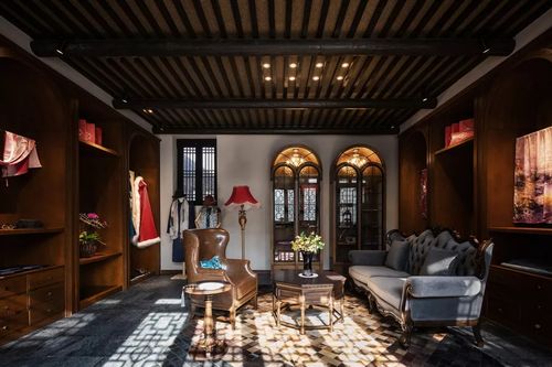 "太太的客厅"是民国时期中国式文人结社的现代延续.