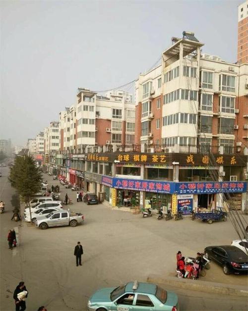 10.1][河南·淅川]——南阳市淅川体育场边奇石