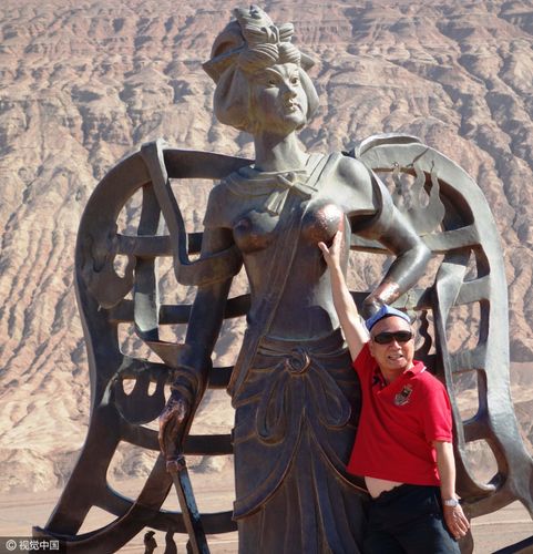 新疆火焰山景区铁扇公主遭袭胸