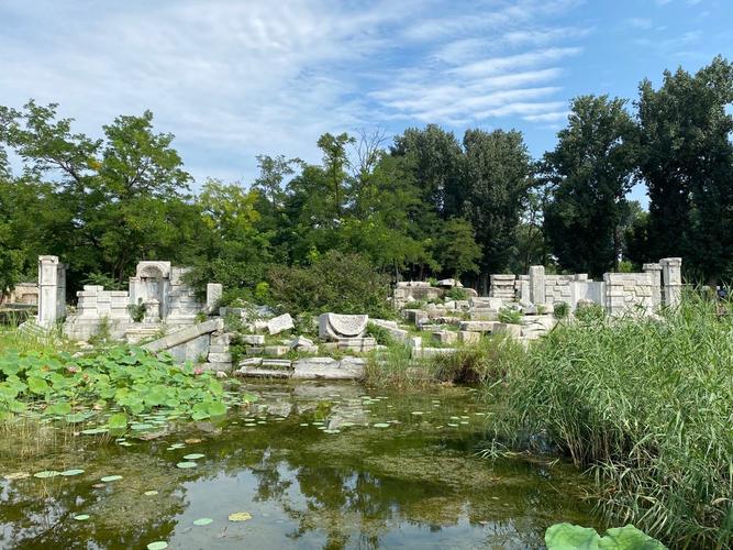 初秋的圆明园遗址公园