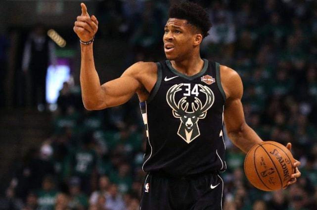 身体异于常人的nba球星博班手掌能罩住头洛瑞拥有第一翘臀