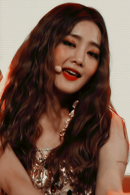 韩国cube娱乐旗下的六人女子音乐组合,六位成员包括美延,minnie,昭妍