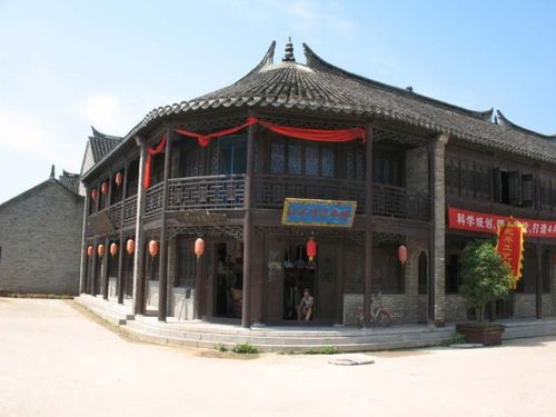 具有1300多年历史的水乡古镇,素有"黄金水道三角"和"苏北小上海"之称