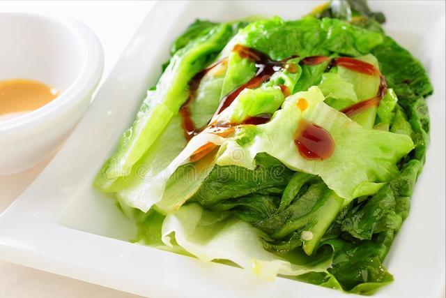 大厨教你做蚝油生菜翠绿不变色香嫩爽脆又入味每天吃都不腻