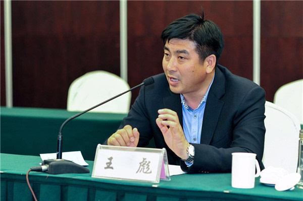 张家口市委常委,崇礼区委书记王彪在座谈会上讲话