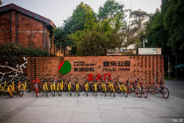 荐一个光影斑驳的摄影打卡地——成都东郊记忆(音乐广场)