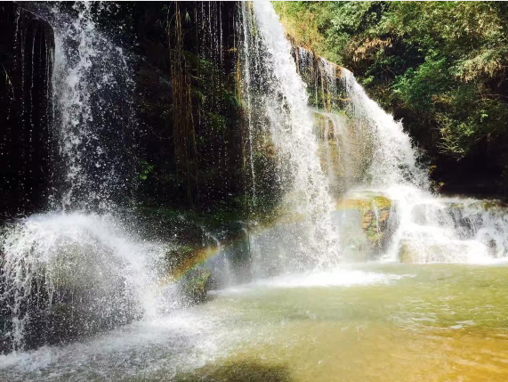 山青,水秀,峡谷,瀑布成群的寻甸石板河风景区!