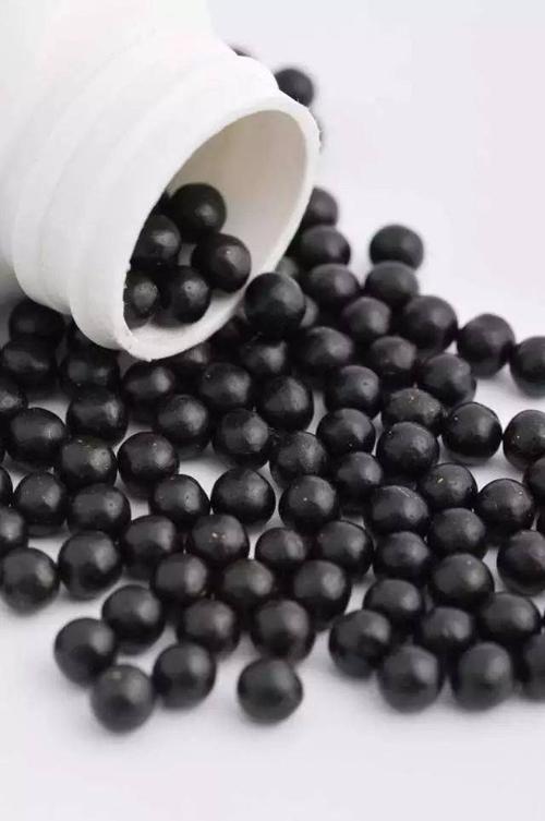 颗粒剂: 将中药提练成稠膏,加入部分辅料制成颗粒干燥而成.