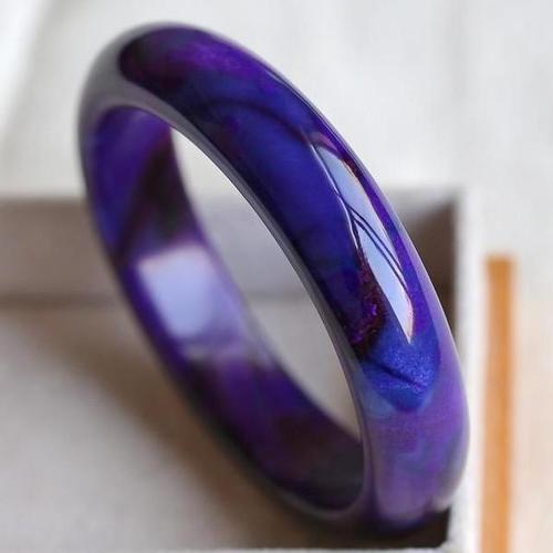 女人一生一定要有个玉镯子,不一定要选翡翠,这3种材质