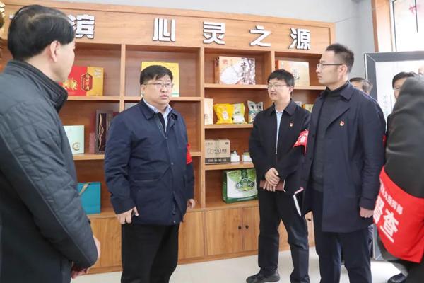 沁源县 黄河新闻网长治讯:3月8日,沁源县委书记赵永进在景凤乡,官滩乡