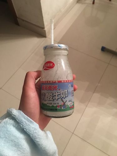 天天阳光 初乳酸牛奶的热量和减肥功效