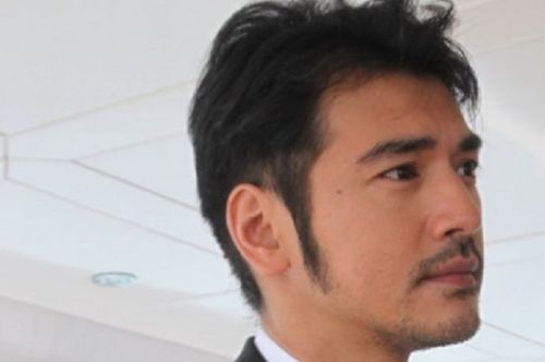 胡子看男人面相与命运留这种胡子的人将来不是富豪就是大官