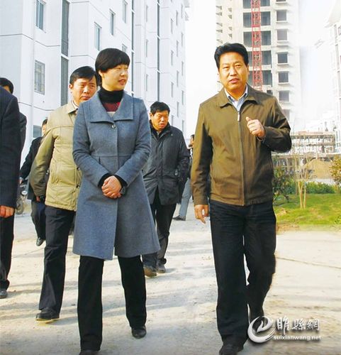 县委书记吉建军,县长吴海燕深入一线调研美丽乡村建设