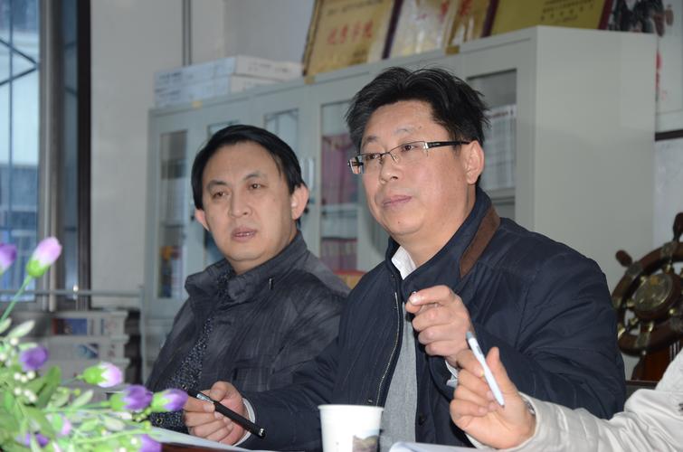 胡俊生副校长参加文学院专题民主生活会