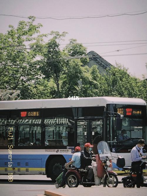 当107路再次经过_鼓楼西大街_鼓楼_港风_出行_人文