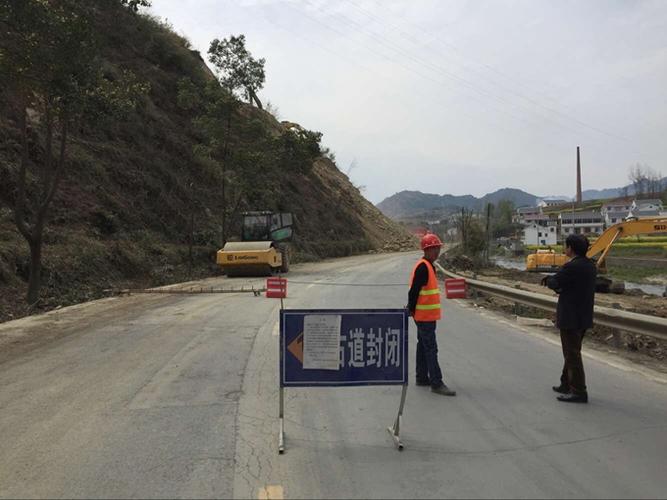 竹溪346国道改扩建 过往车辆半小时放行一次