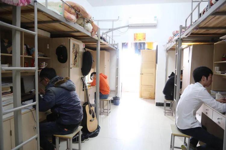 2020江西环境工程职业学院宿舍条件如何有空调否最新宿舍图片